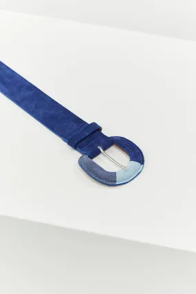 AEBI - Ceinture cobalt en cuir velours certifié LWG Gold à boucle trois bleus